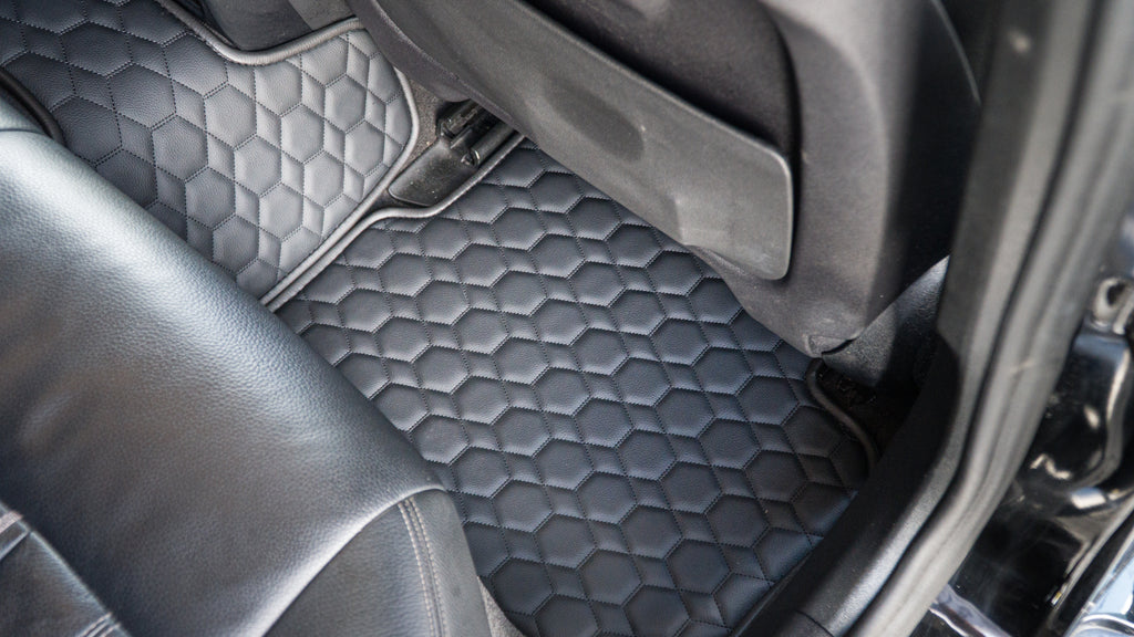 
BMW 5 G30 Sedan Hexagon kilimėlių komplektas (2017–2023)