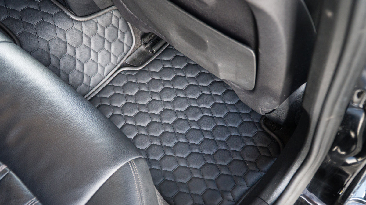 
BMW 5 G30 Sedan Hexagon kilimėlių komplektas (2017–2023)