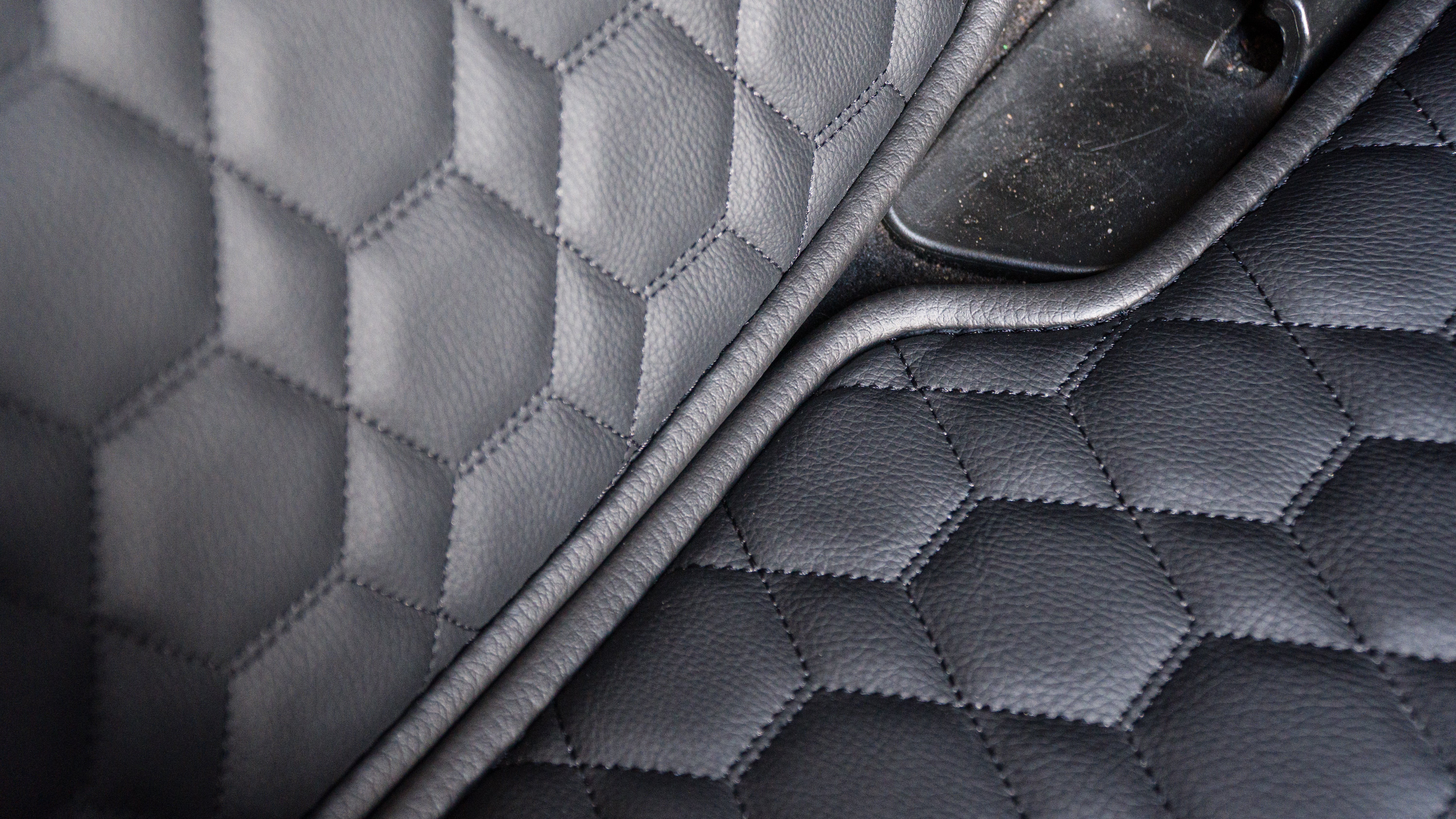 BMW 5 G30 Sedan Hexagon Car Mat Set (2017–2023)
